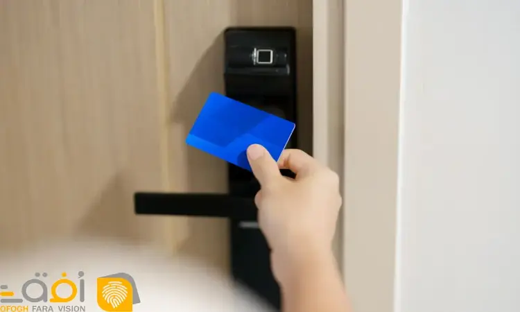 مقایسه سیستم‌های کنترل تردد RFID و بیومتریک